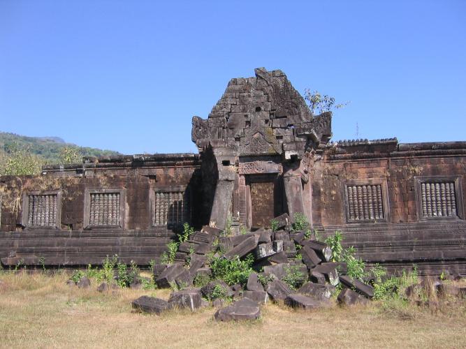 Vat Phou Portique temple large